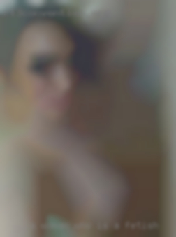 A is a fetish woman who knows how to please a lady. A is a fetish woman who knows how to please a lady.